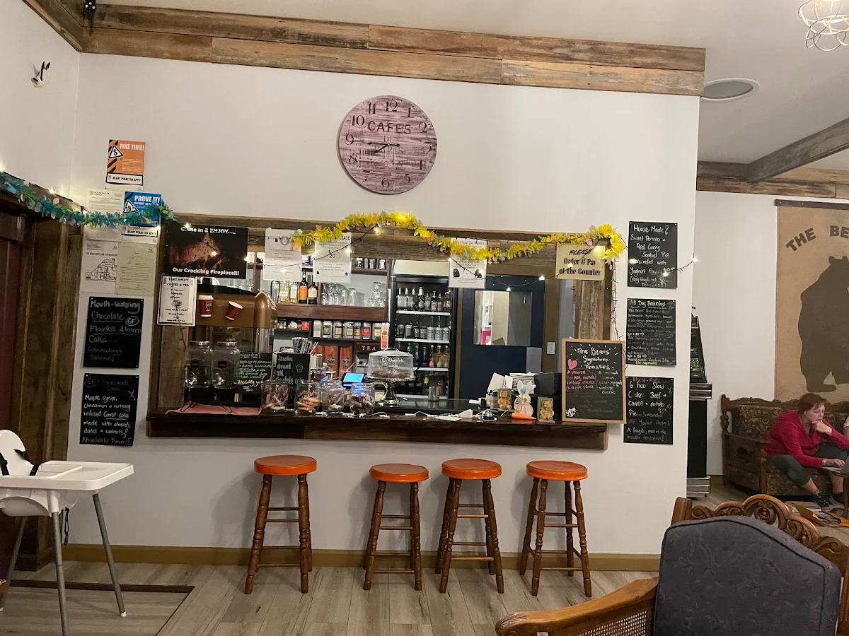 Vibe, The Bears Cafe & B&B