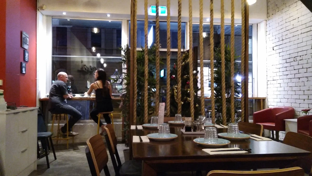Vibe, Tora Dumplings