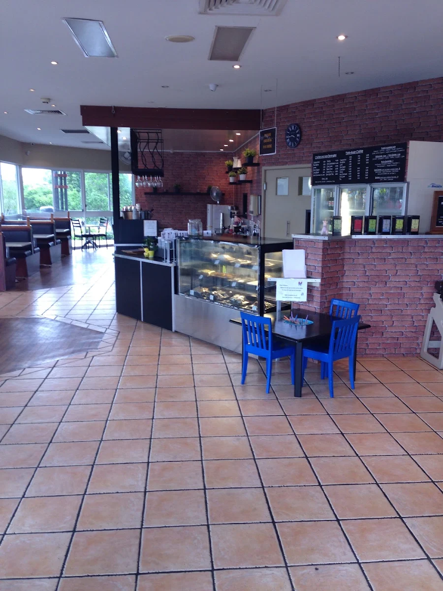 Vibe, Perks Cafe