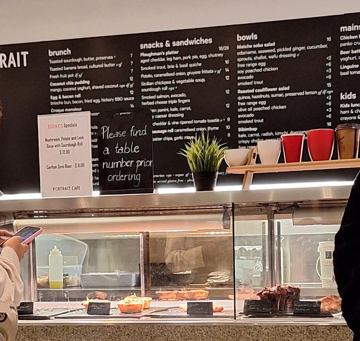 Menu, Portrait Cafe
