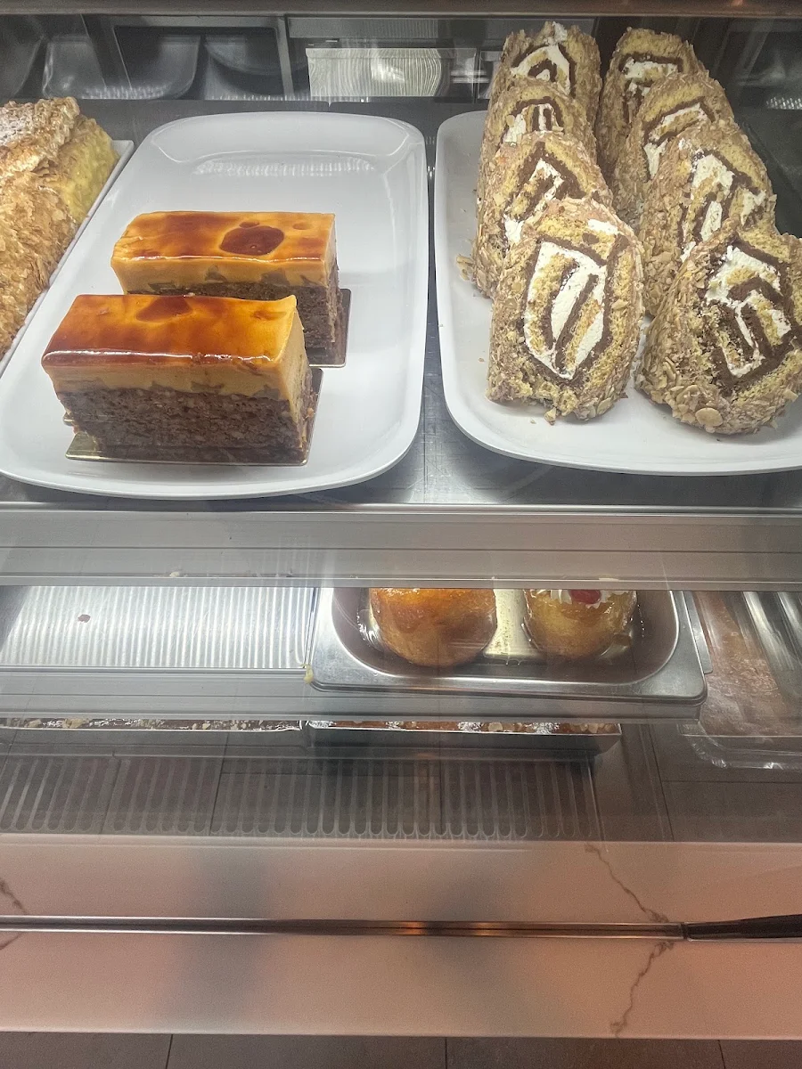 Food & drink, Belmore Cakes