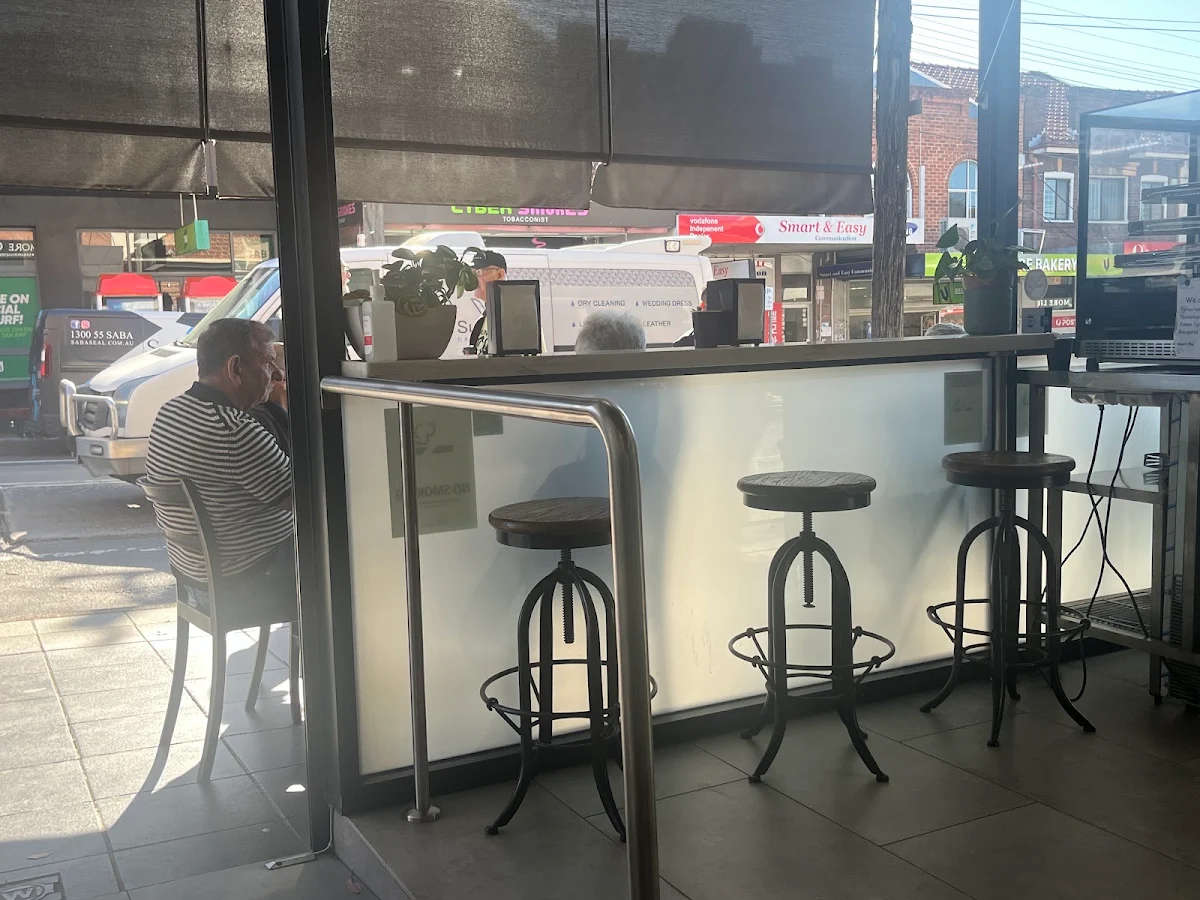 Vibe, Belmore Cakes