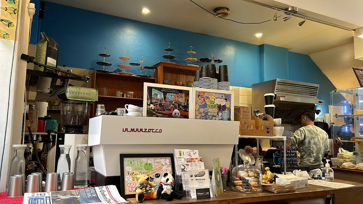 Vibe, Sweet Little Cafe