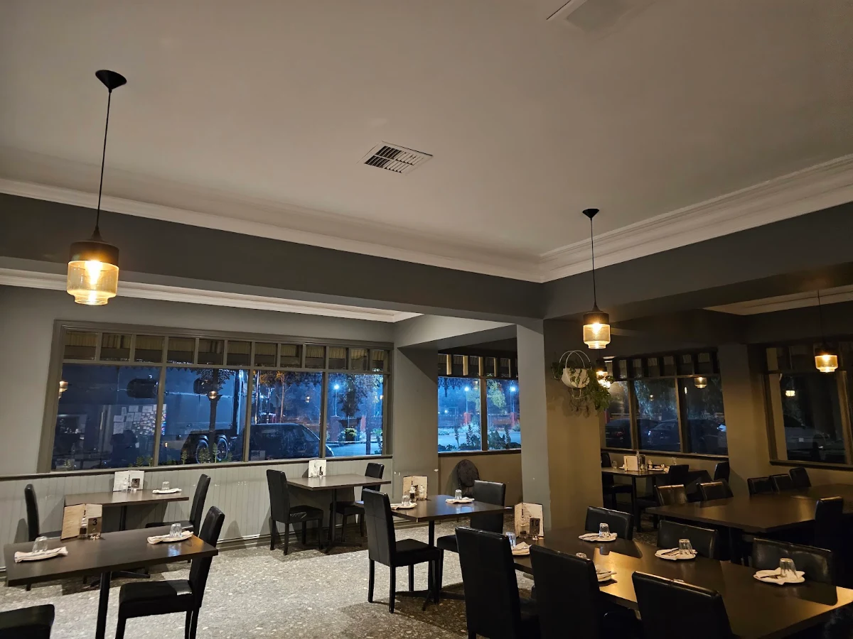 Vibe, Blazed Bar & Grill