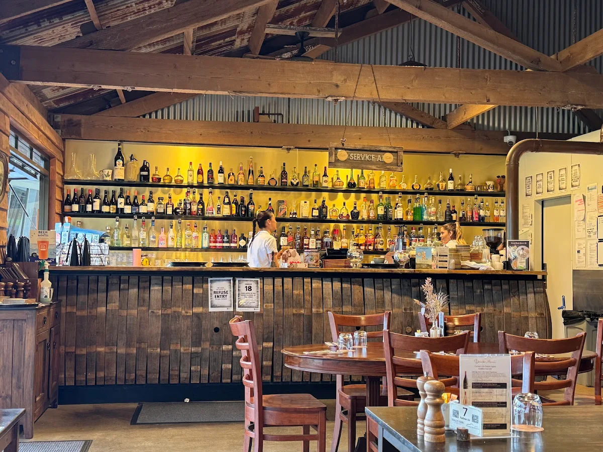 Vibe, Stanley's Barn Restaurant & Bar