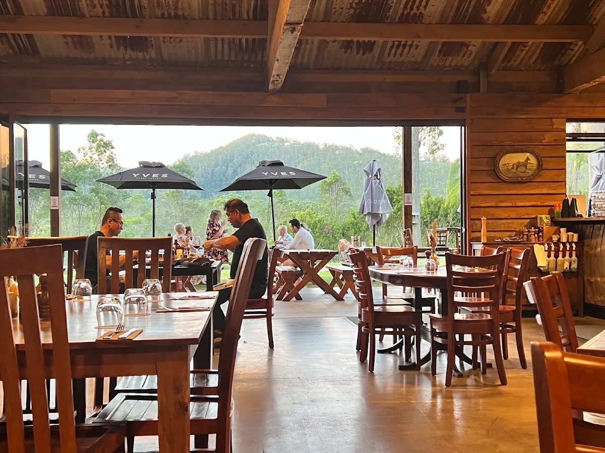 Vibe, Stanley's Barn Restaurant & Bar