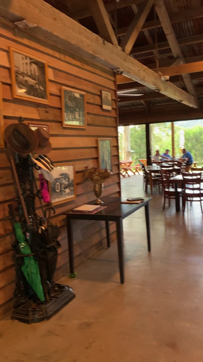 Vibe, Stanley's Barn Restaurant & Bar
