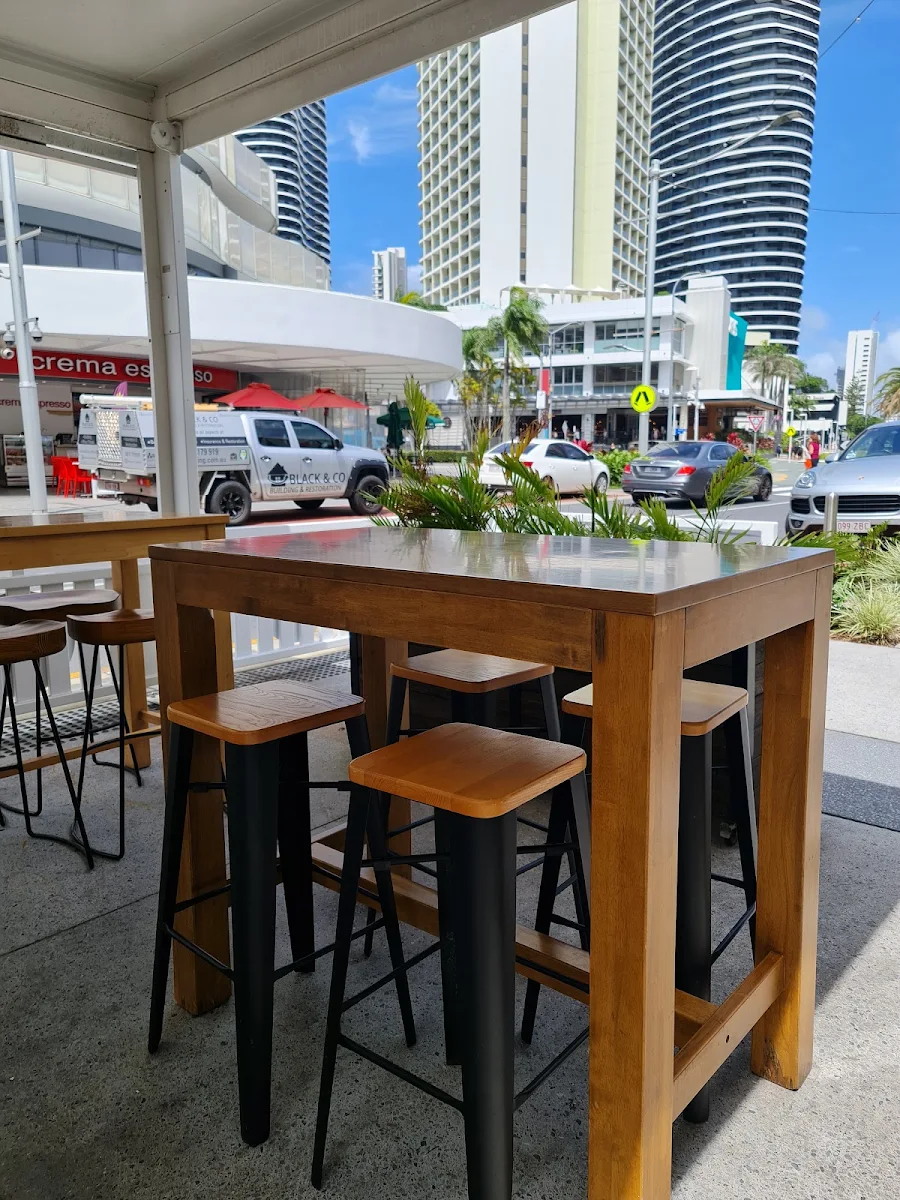 Vibe, Urban Eatery & Cafe