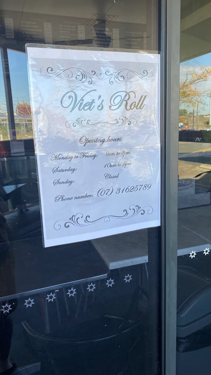 Menu, Viet's Roll