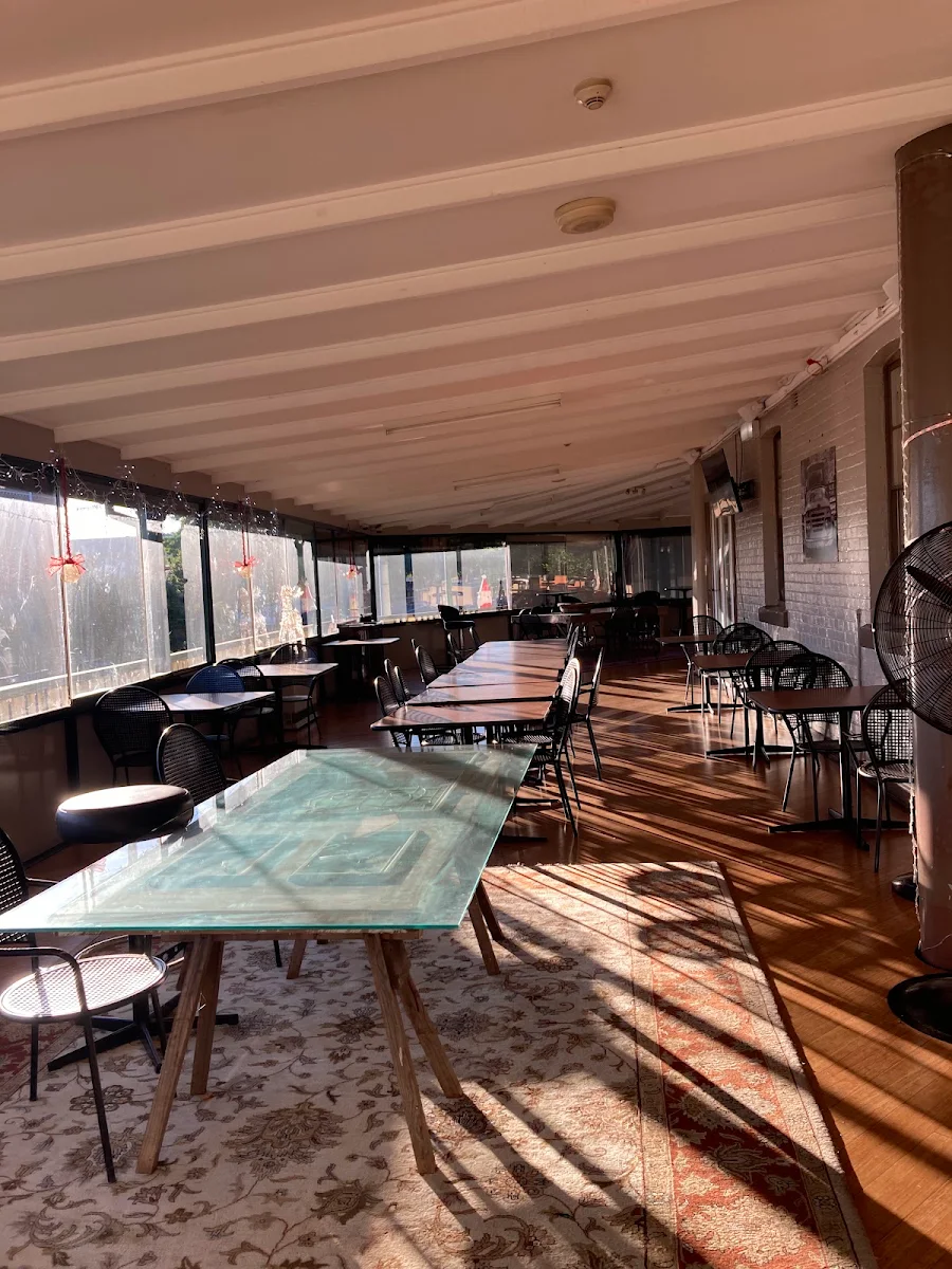 Vibe, The Metropolitan Hotel