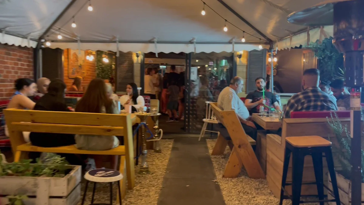 Vibe, Raqwa Cafe & Bakery
