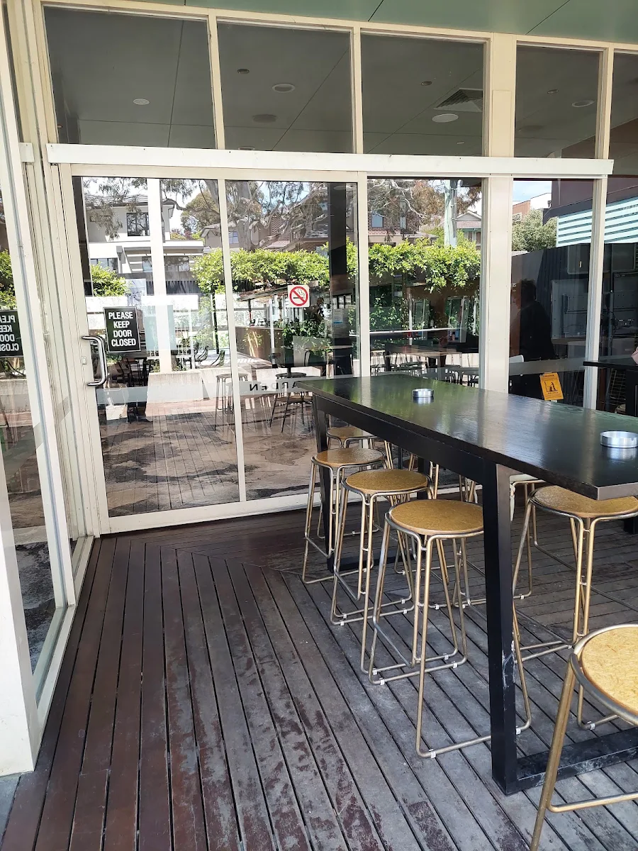 Vibe, Templestowe Hotel