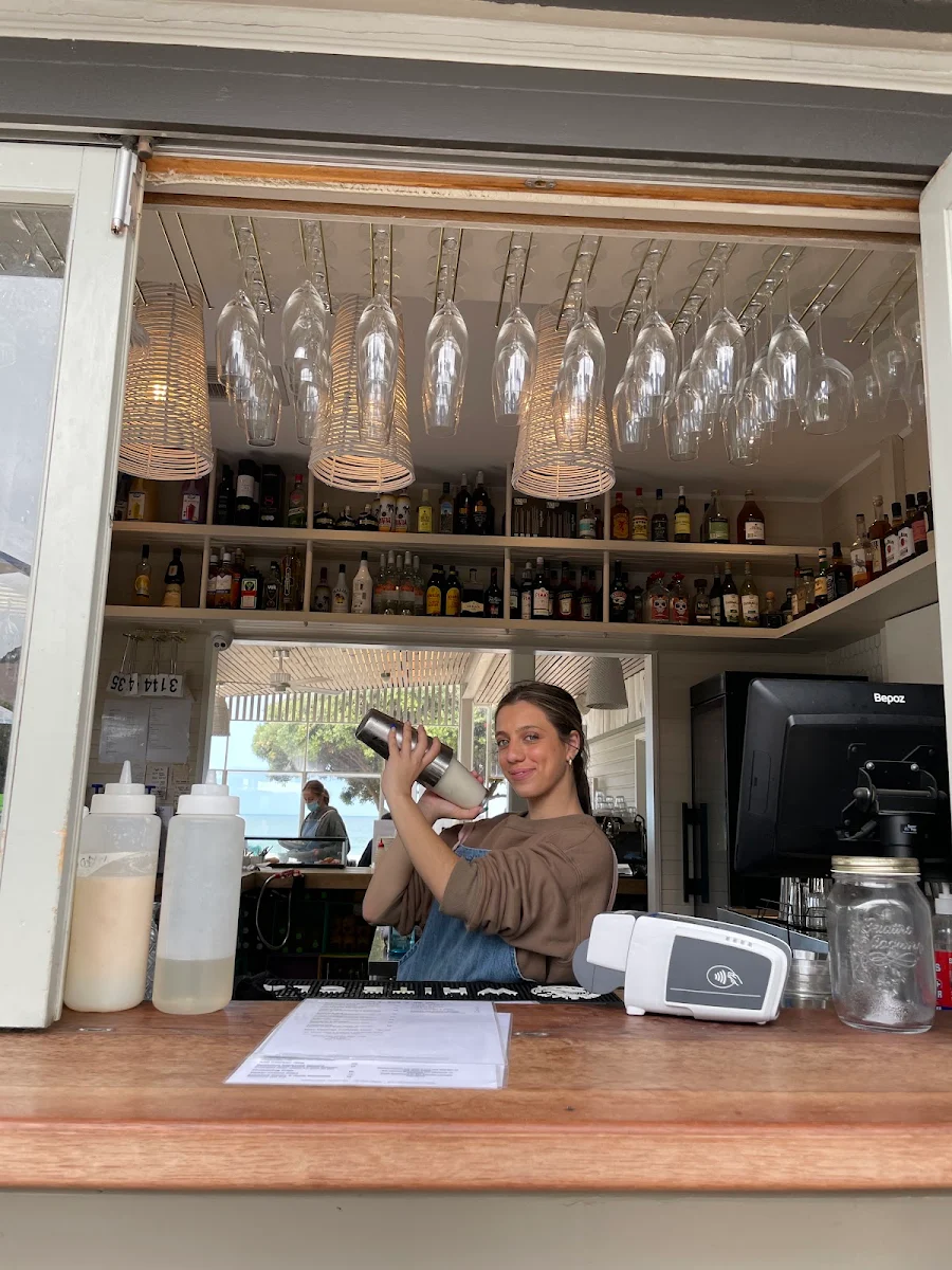 Vibe, Almyra Restaurant & Bar Lorne