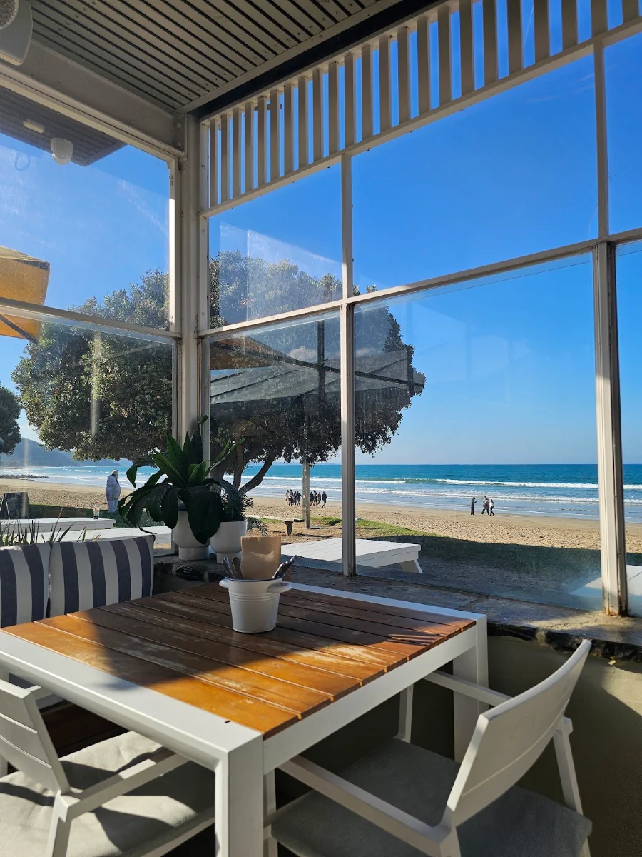 Vibe, Almyra Restaurant & Bar Lorne