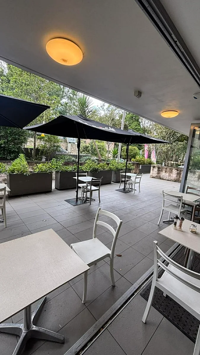 Vibe, Bella Bacio Café