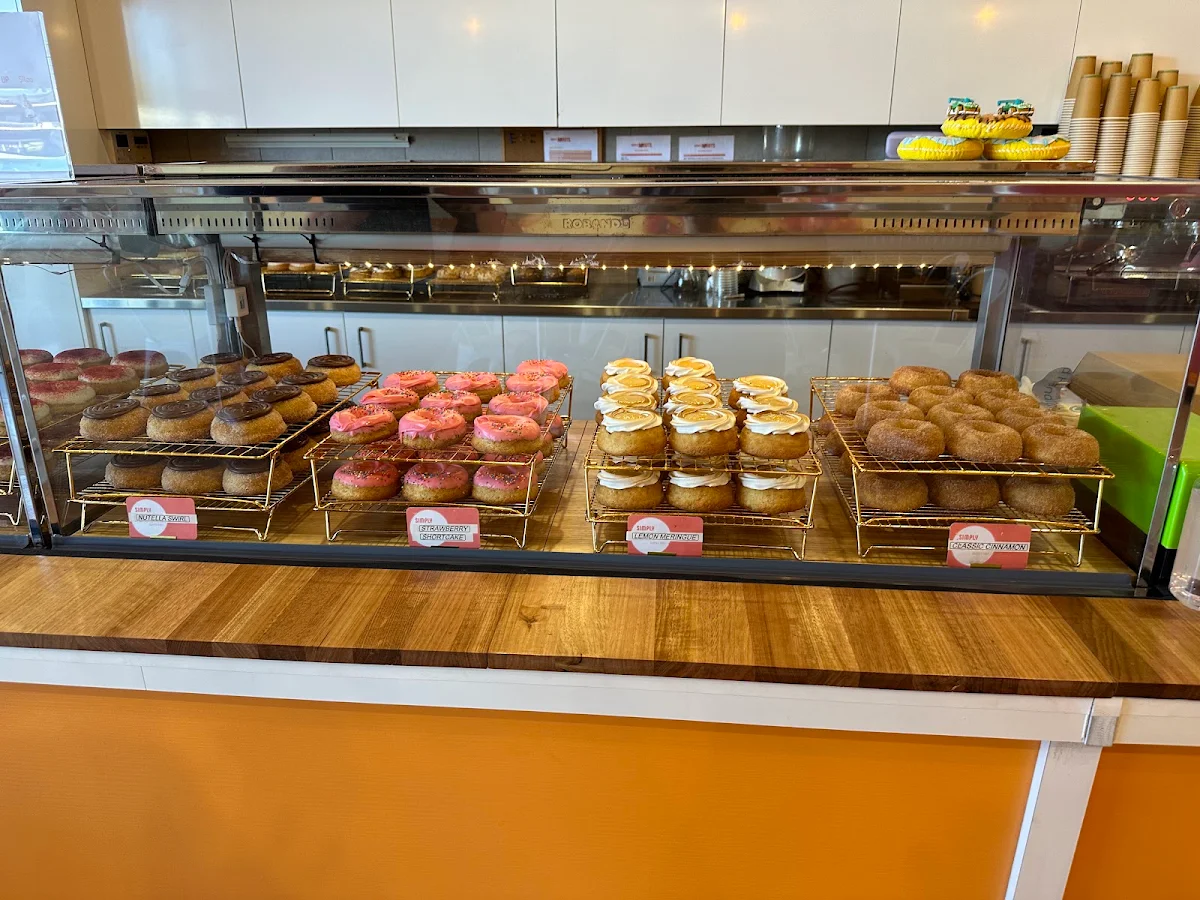 Vibe, Simply Donuts