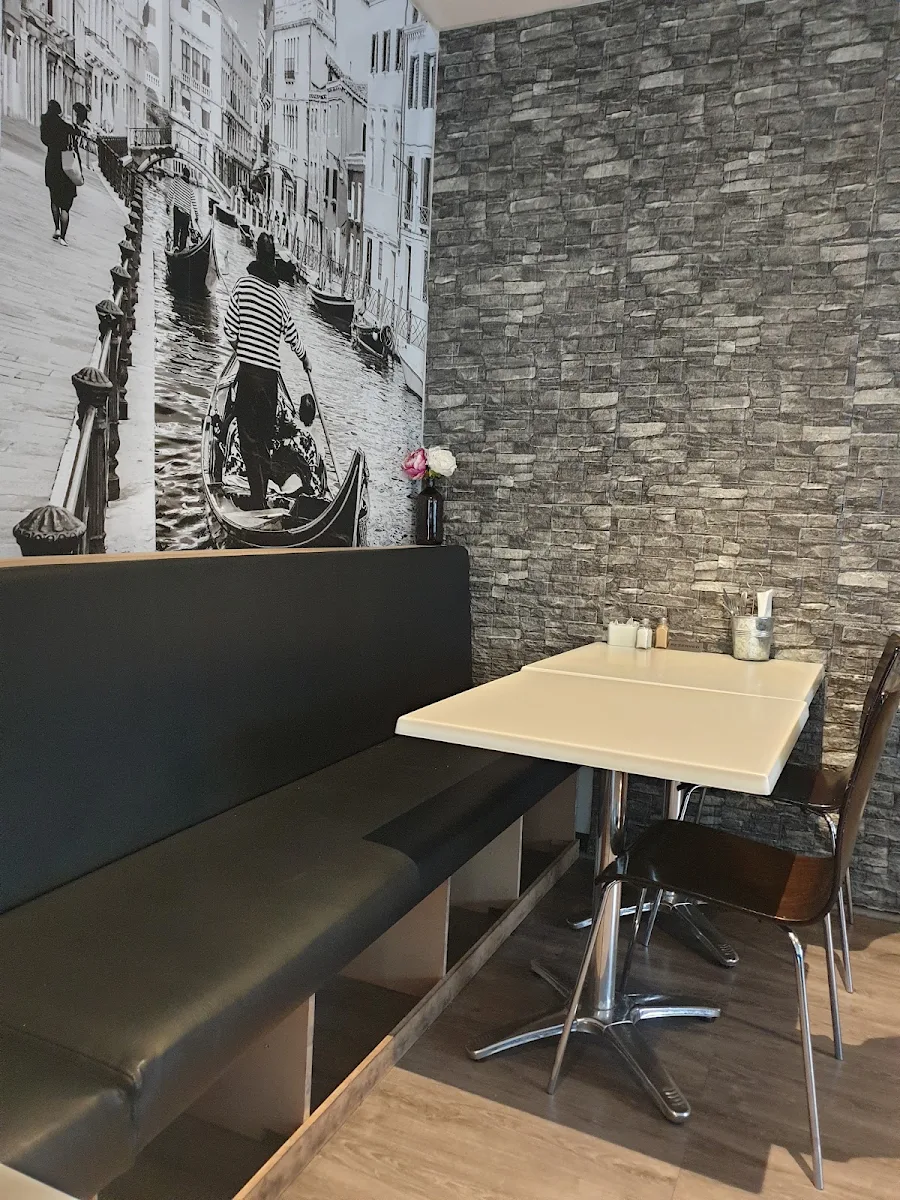 Vibe, Brushfoot Cafe