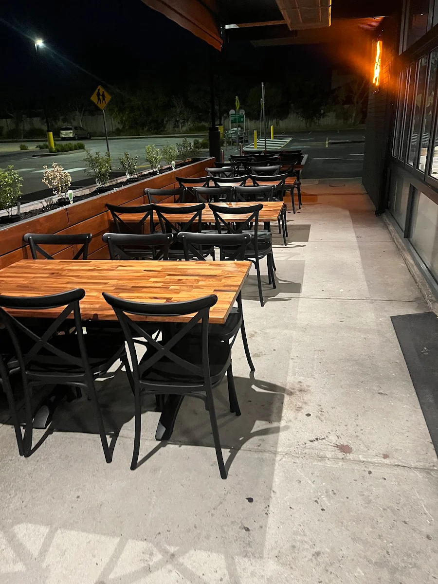 Vibe, Sip Society Cafe & Bar