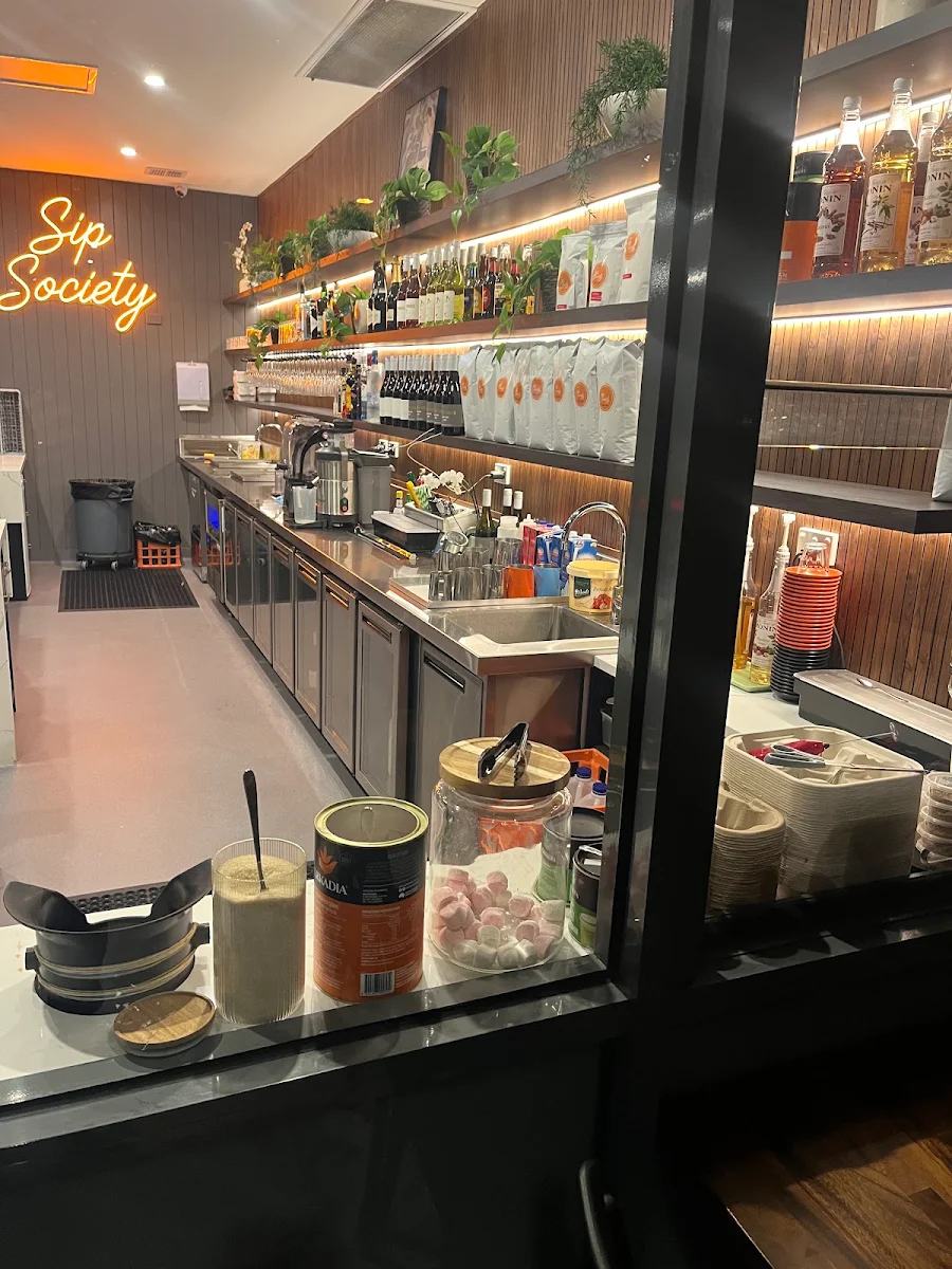 Vibe, Sip Society Cafe & Bar