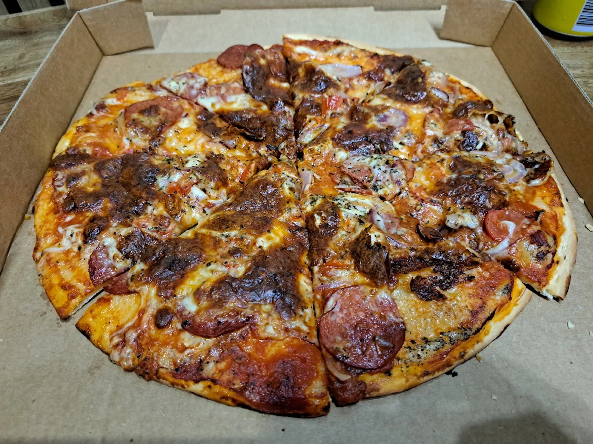 Food & drink, Rainbow Beach Pizza