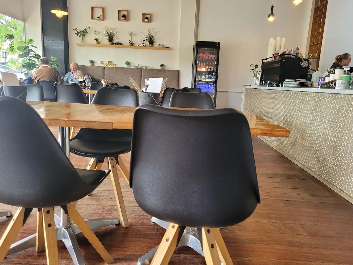 Vibe, 47 kirwan cafe