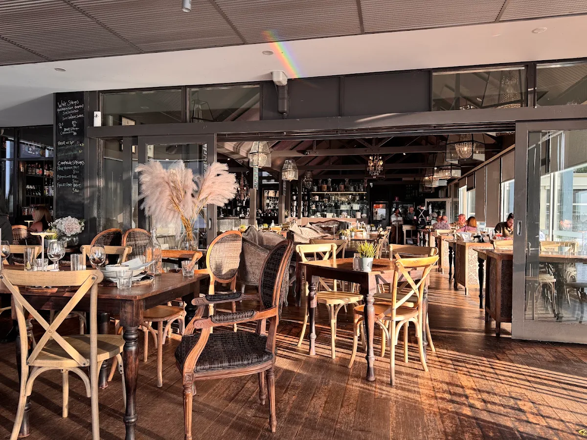 Vibe, Boatshed Restaurant
