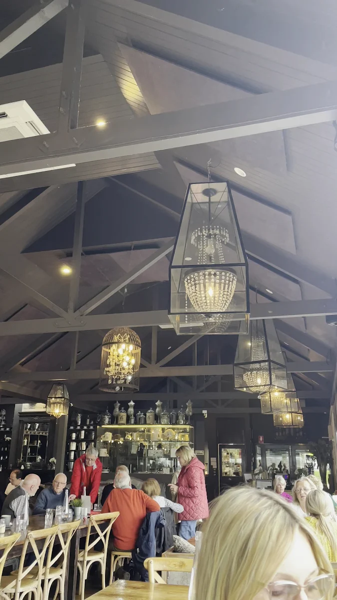 Vibe, Boatshed Restaurant