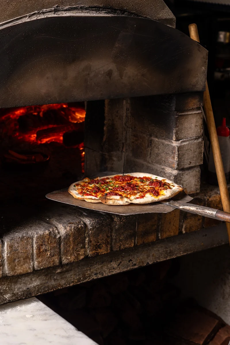 Food & drink, EST Pizzeria