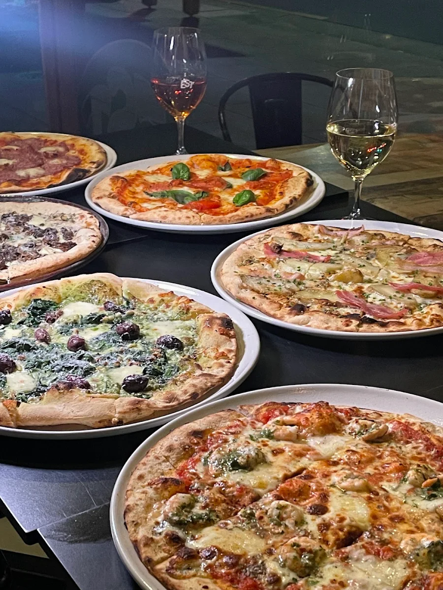 Food & drink, EST Pizzeria