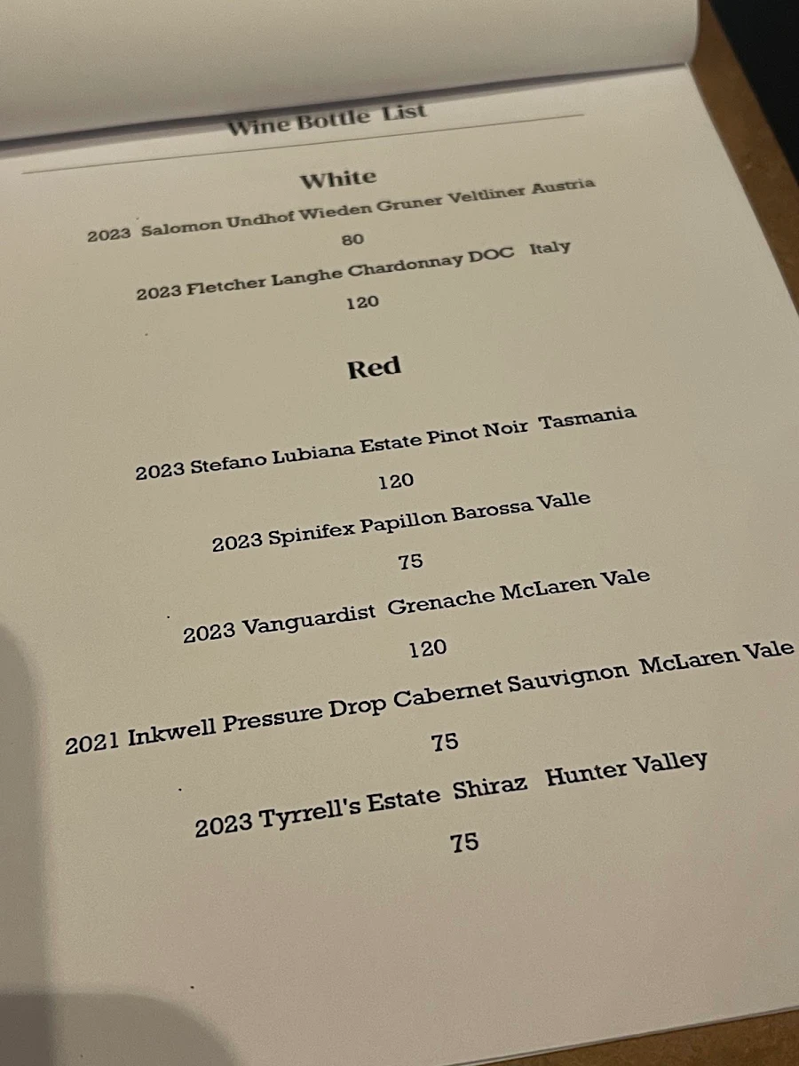 Menu, EST Pizzeria
