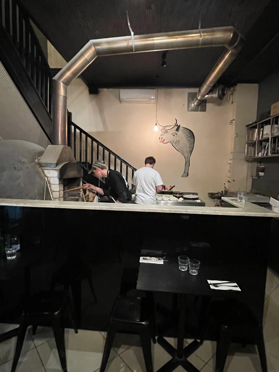 Vibe, EST Pizzeria
