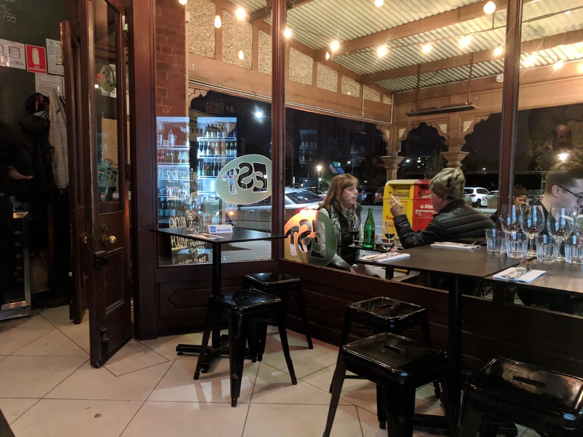 Vibe, EST Pizzeria