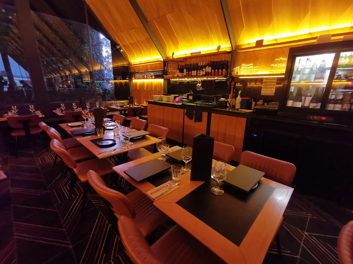 Vibe, Piccolino Restaurant