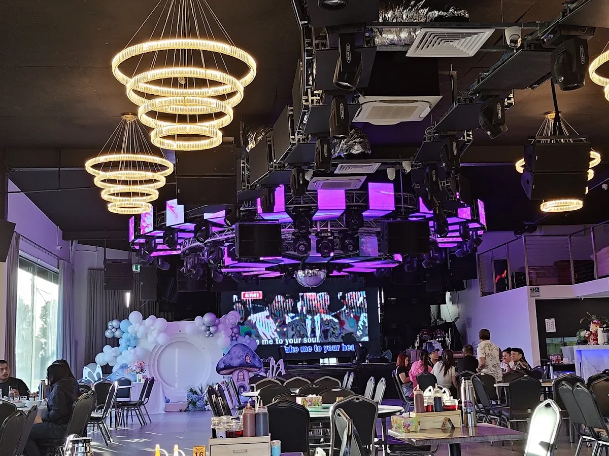 Vibe, Le&Co Restaurant Bar Cafe