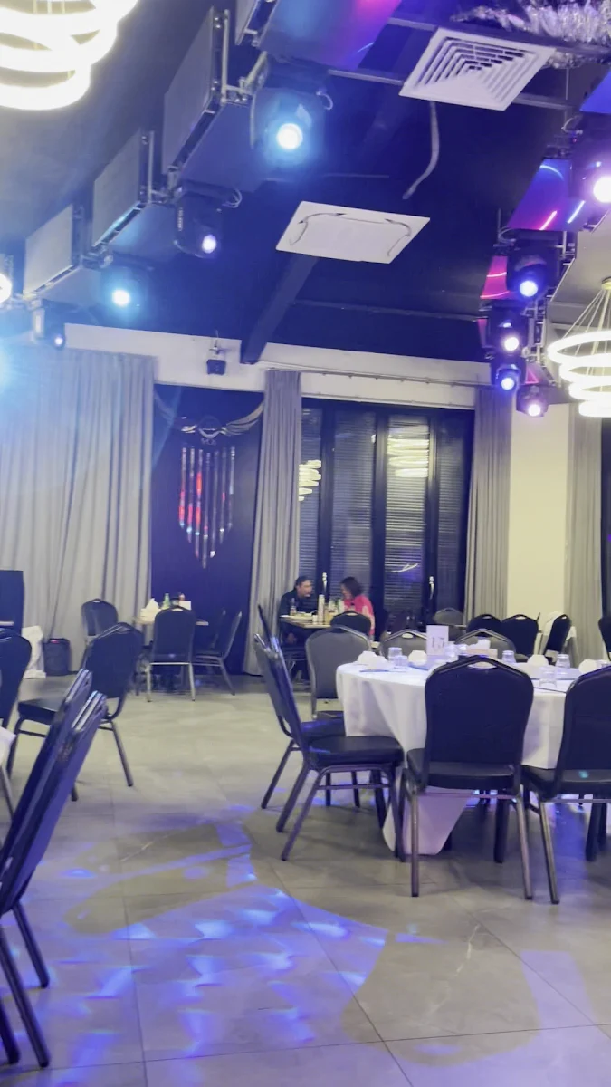 Vibe, Le&Co Restaurant Bar Cafe