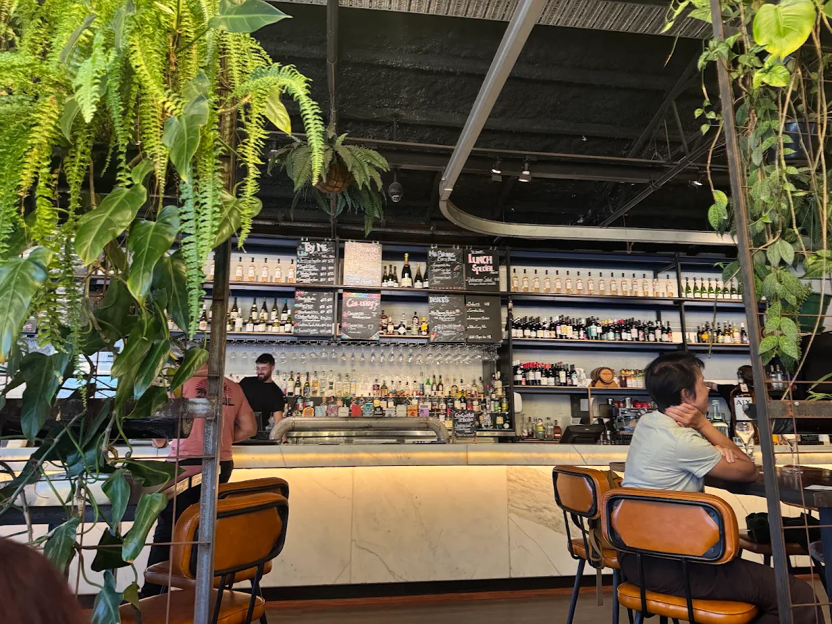 Vibe, Mrs Brown's Bar & Kitchen