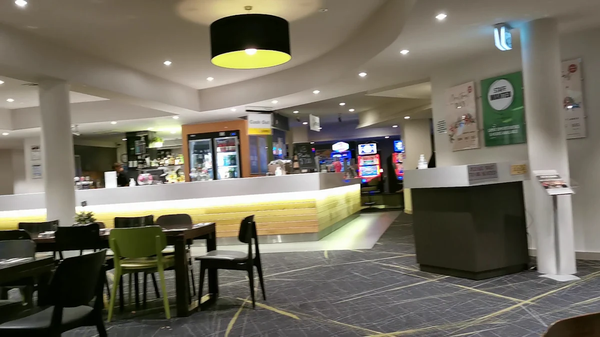 Vibe, Mountain View Hotel
