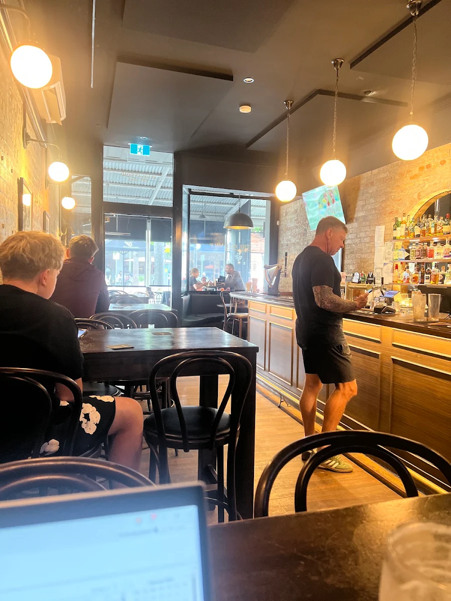 Vibe, The One Mile Woolloongabba (Sports Bar & Restaurant)