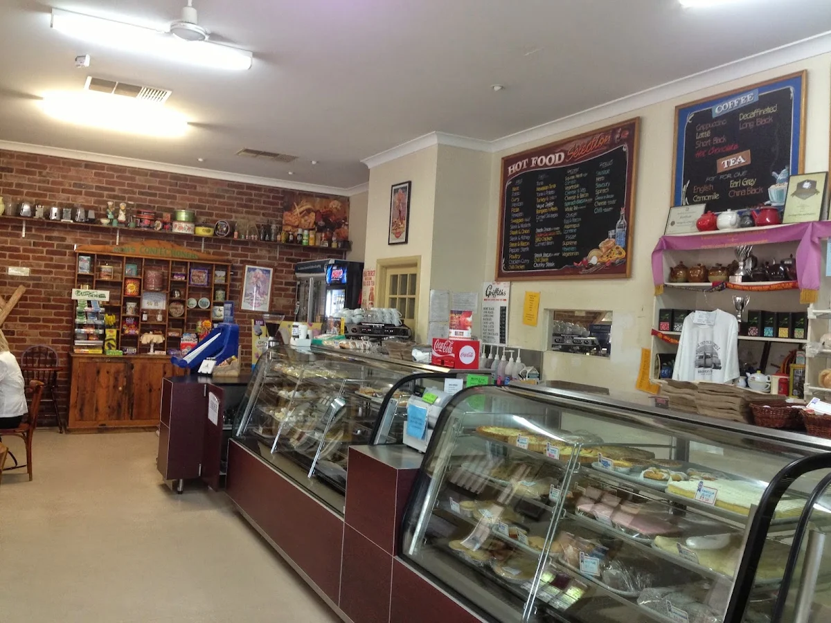 Vibe, Heritage Pies & Pastries