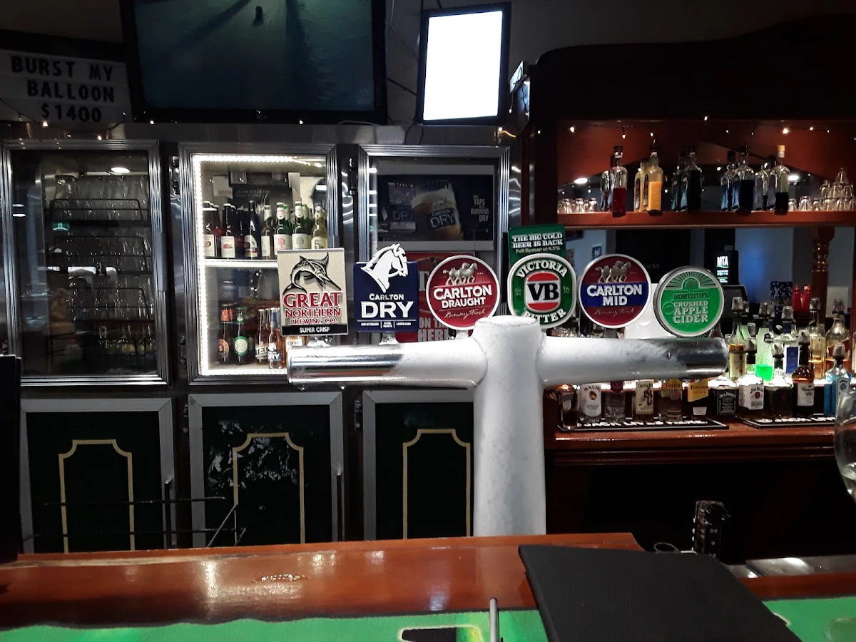 Vibe, Swan View Tavern