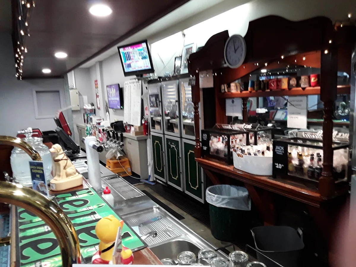 Vibe, Swan View Tavern