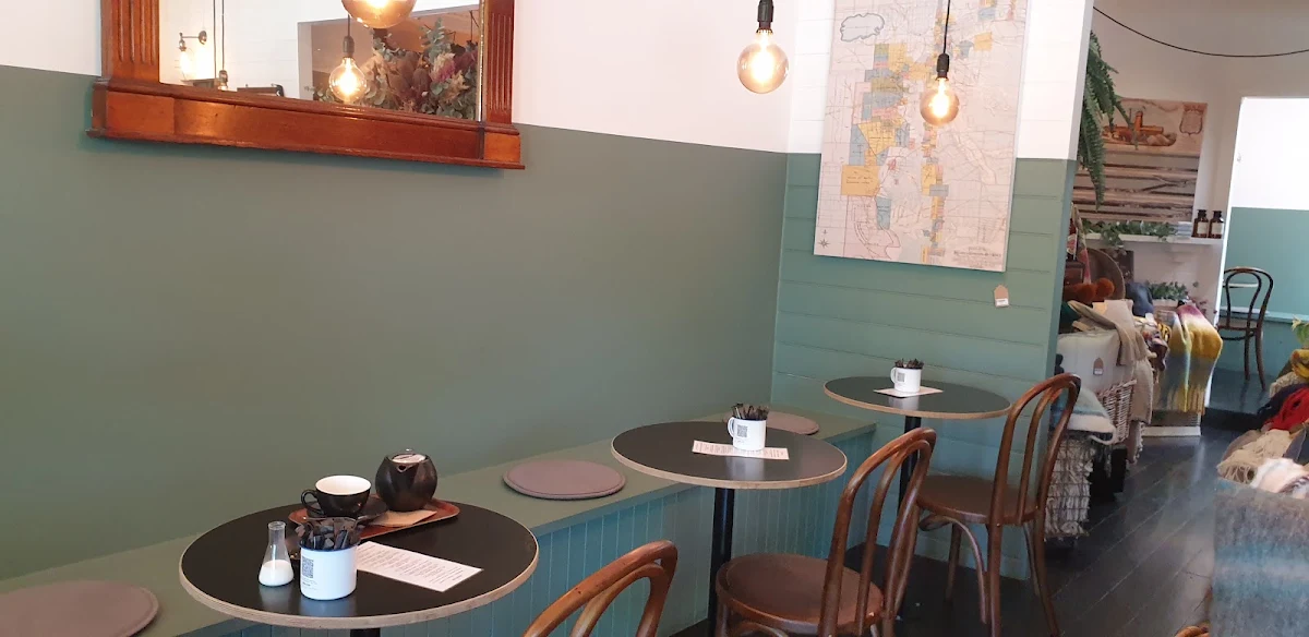 Vibe, Ma Belle’s Cafe