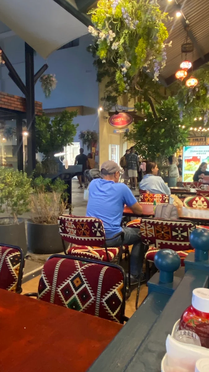 Vibe, Champion Kebab & Turkish Bakery