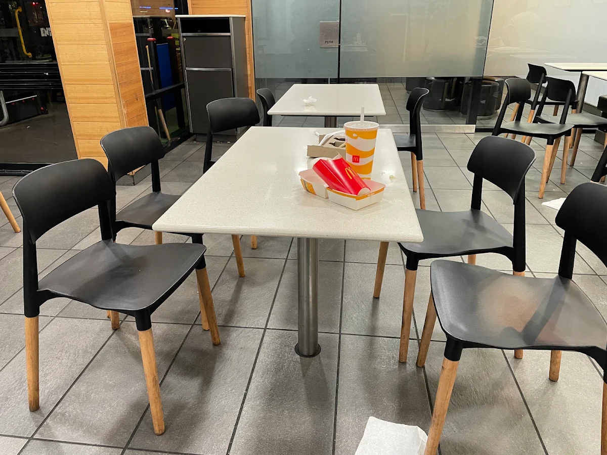 Vibe, McDonald's Calamvale