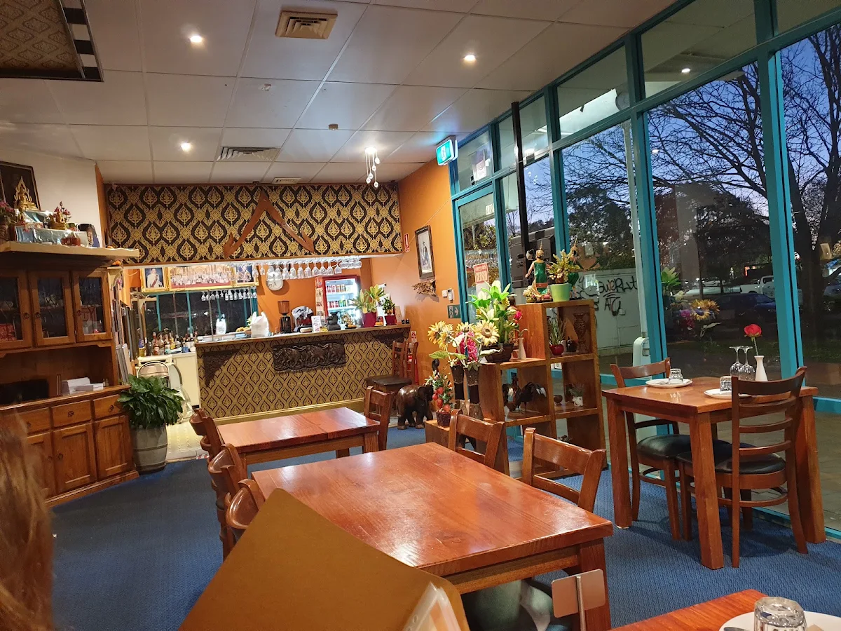 Vibe, Lakeside Thai Cuisine