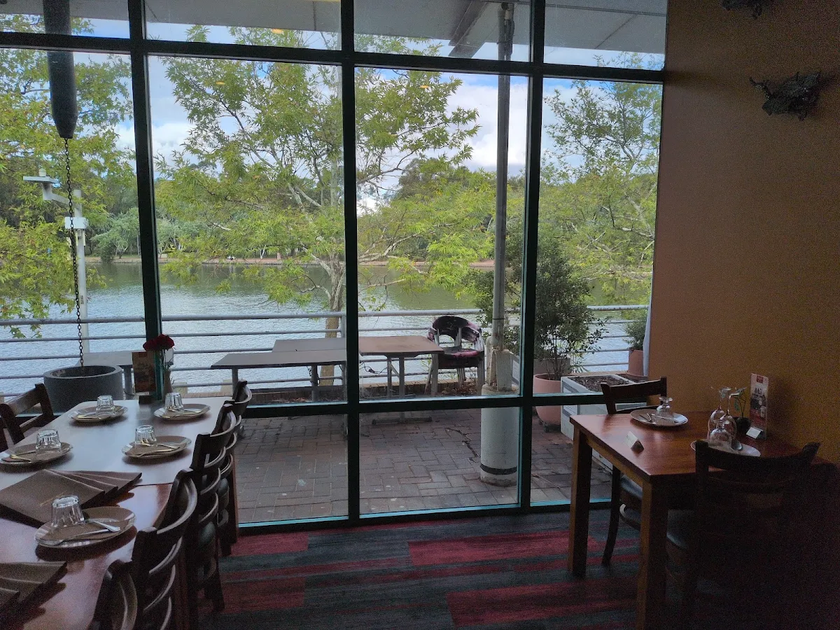 Vibe, Lakeside Thai Cuisine