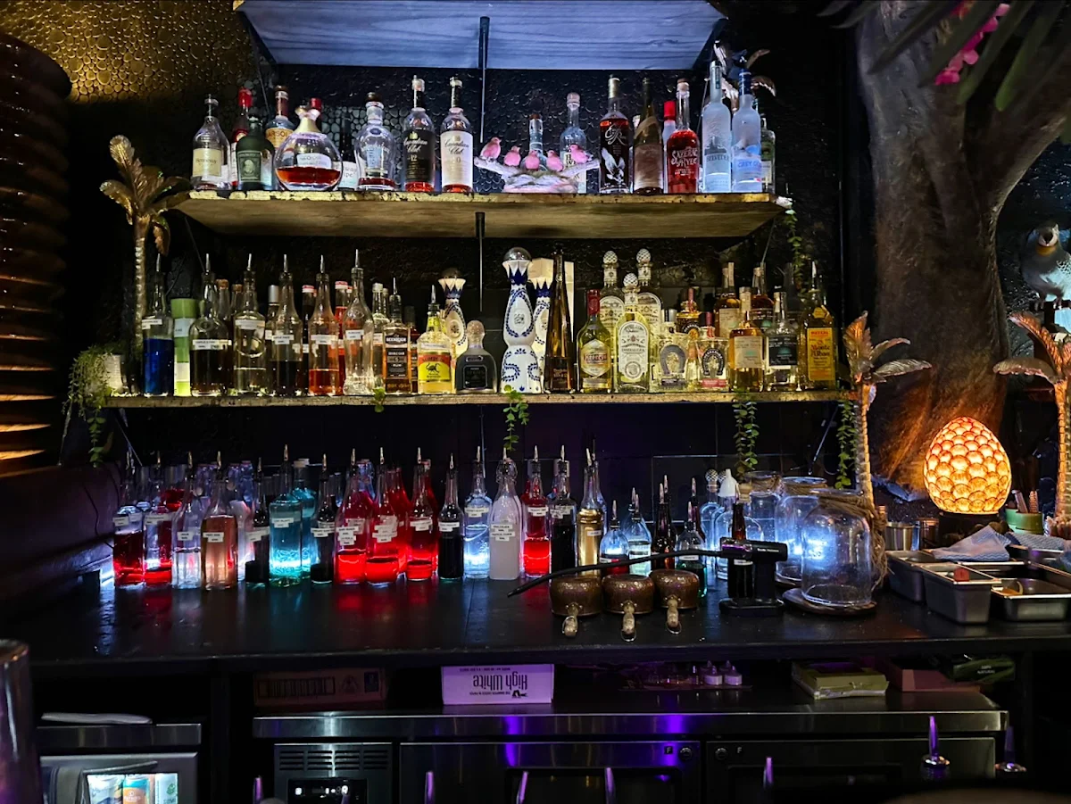 Vibe, Baby Dragon Bar