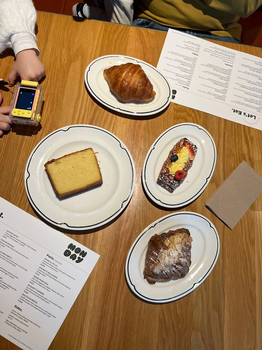 Menu, Monday Cafe