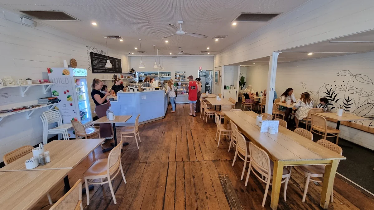 Vibe, The Deli