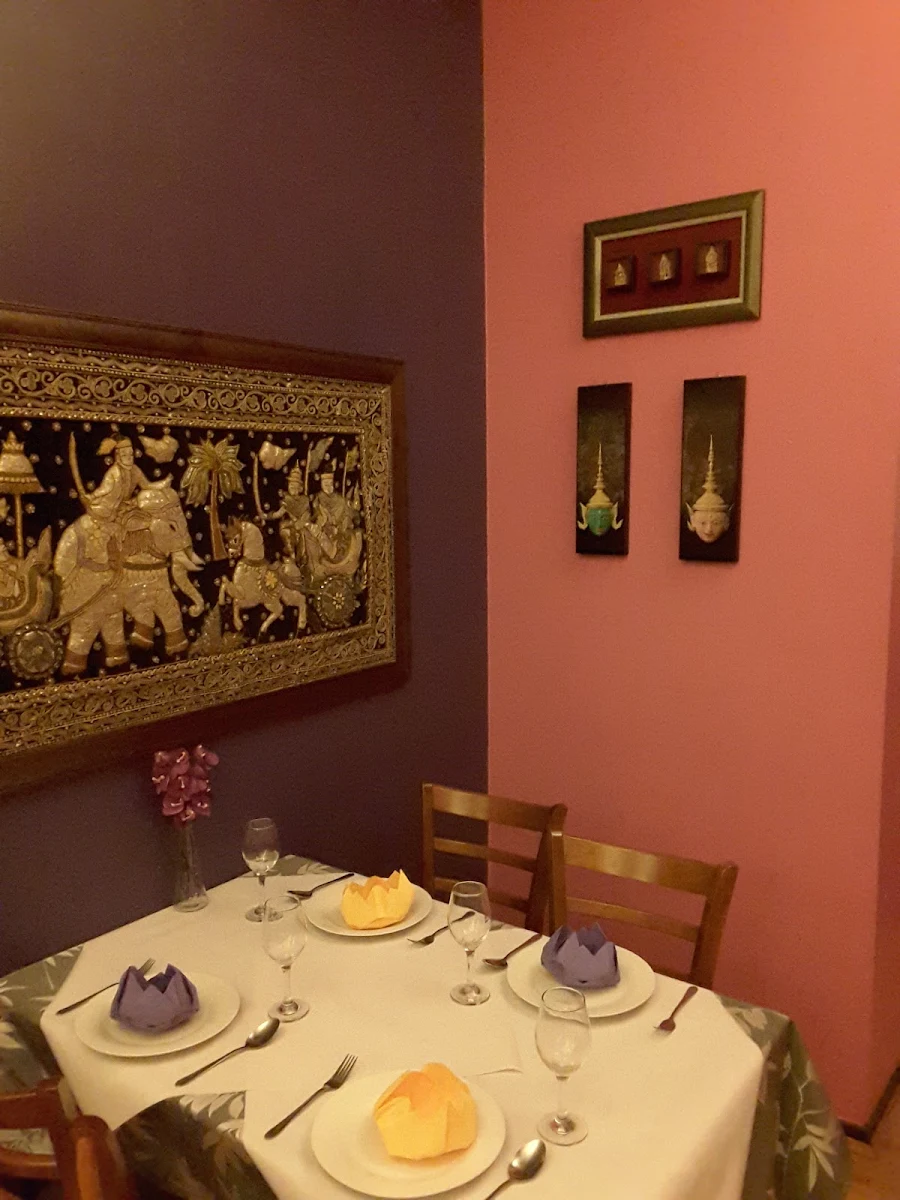 Vibe, Bangkok Corner Thai Restaurant